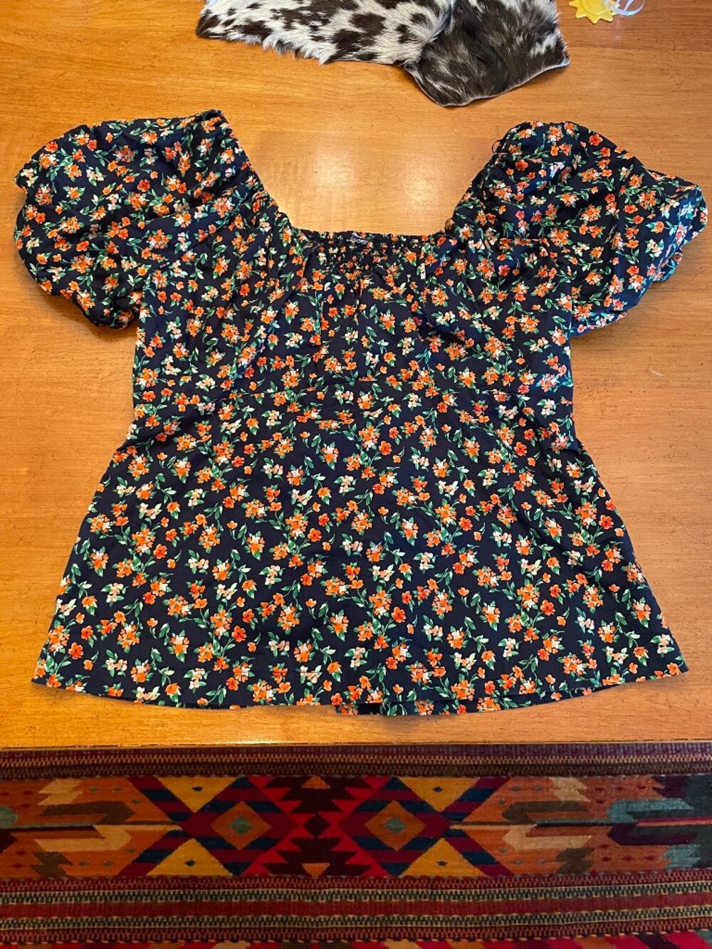 Old Navy Floral Puff Sleeve Smocked Back Blouse – Estimated Size L